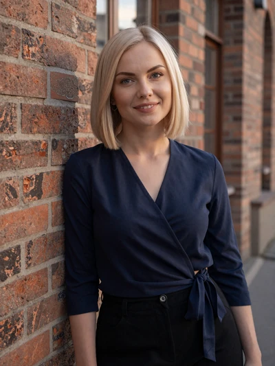 Maryna, 33, Ukrainian woman from Dnipro with platinum blonde hair on dating site